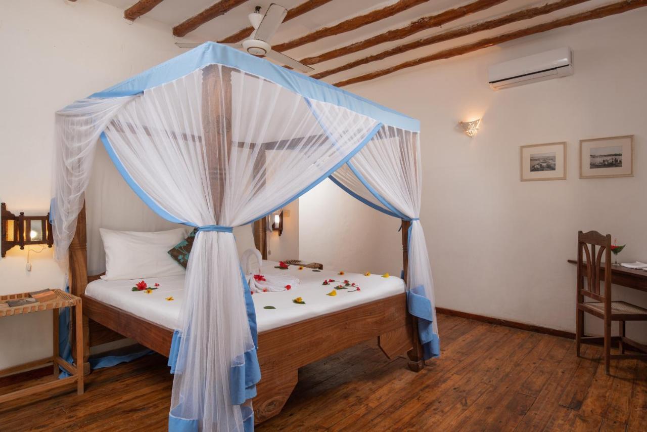 Hakuna Majiwe Resort